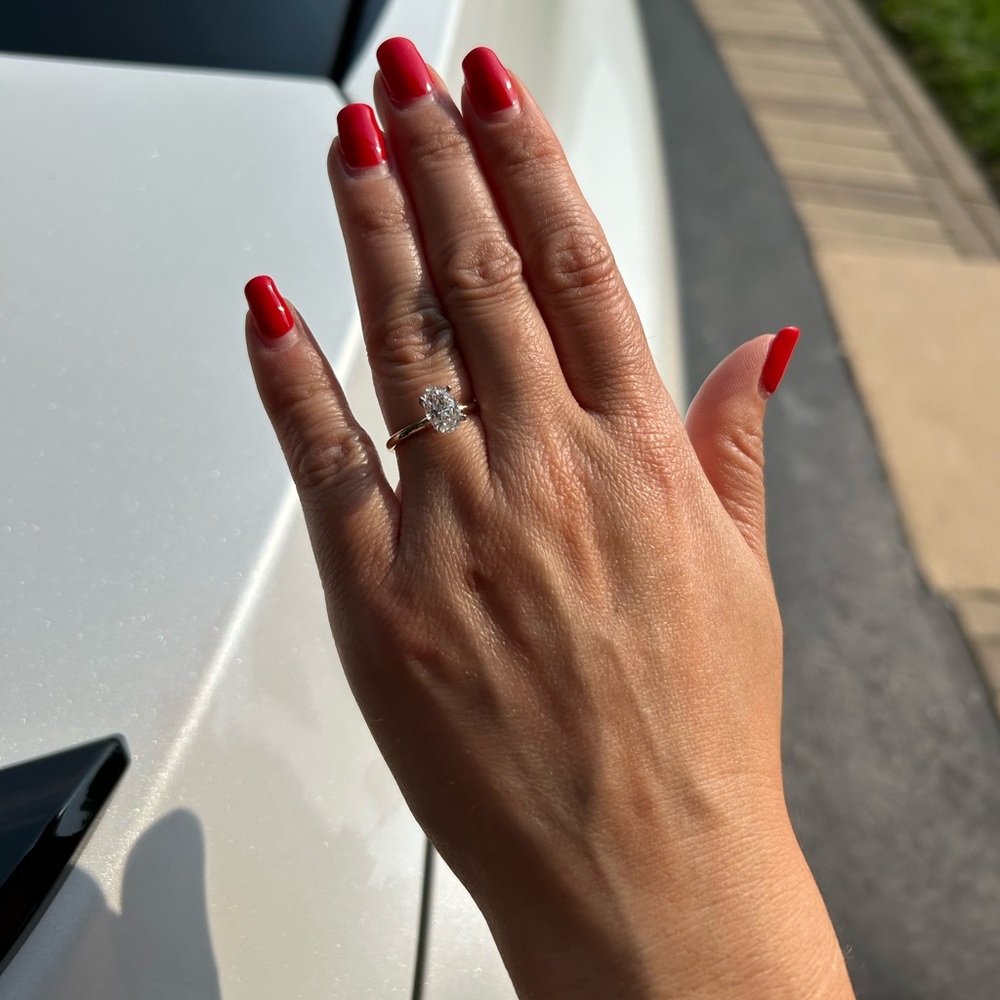 Elegant Oval Cut Natural Diamond Ring